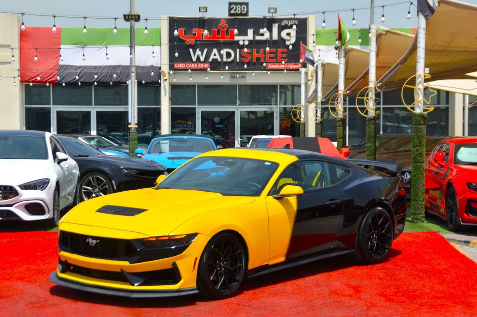 Used Ford Mustang EcoBoost 2024 UAE Dubai – 2.3L Coupe A/T in Dual-Tone Colors